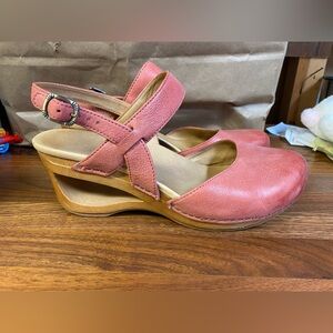 Dansko Taci Wedge Milled Red Cut-out Leather Boho Comfort Sandals size 41 EU